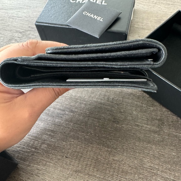 Chanel Icon Quilted Compact Wallet 🖤 - Picture 8 of 10